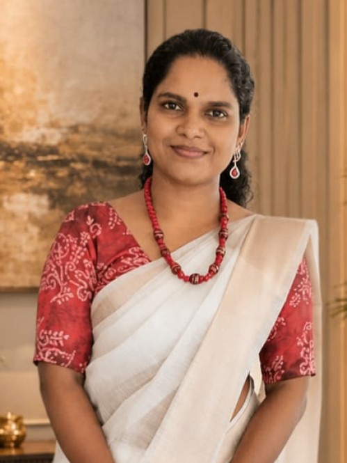 Dr Maneesha R